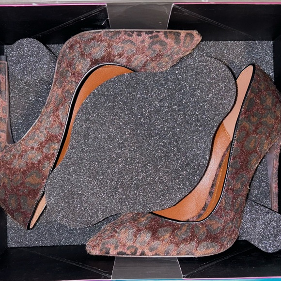 ElSada Vegan Leopard Pump (NWT) Size 7.5 - Picture 3 of 8